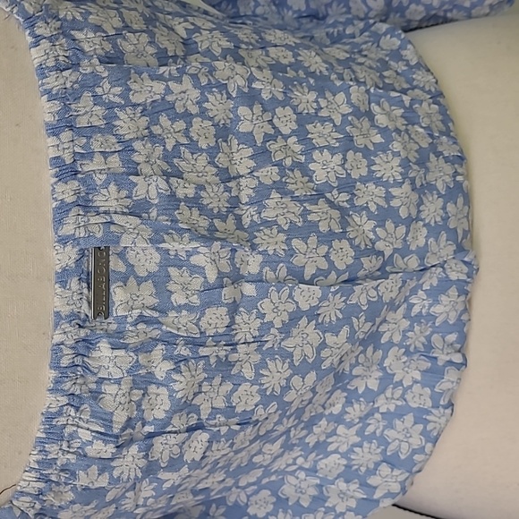Billabong Blue and White Floral Cropped Top - Picture 3 of 9